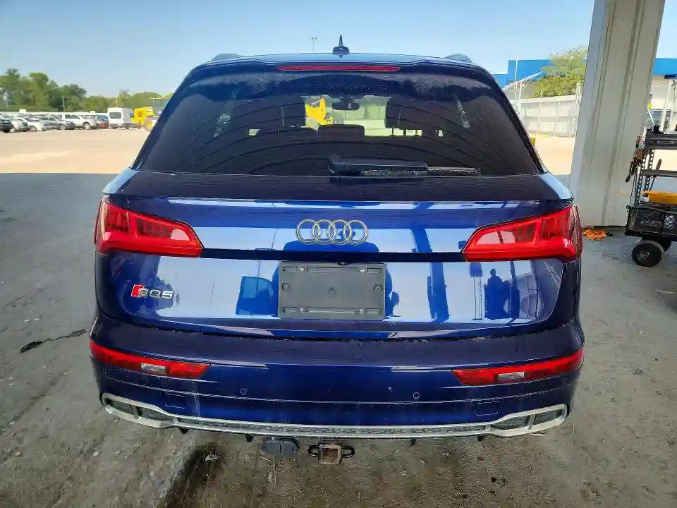 WA1A4AFY4J2148602 2018 AUDI SQ5-5