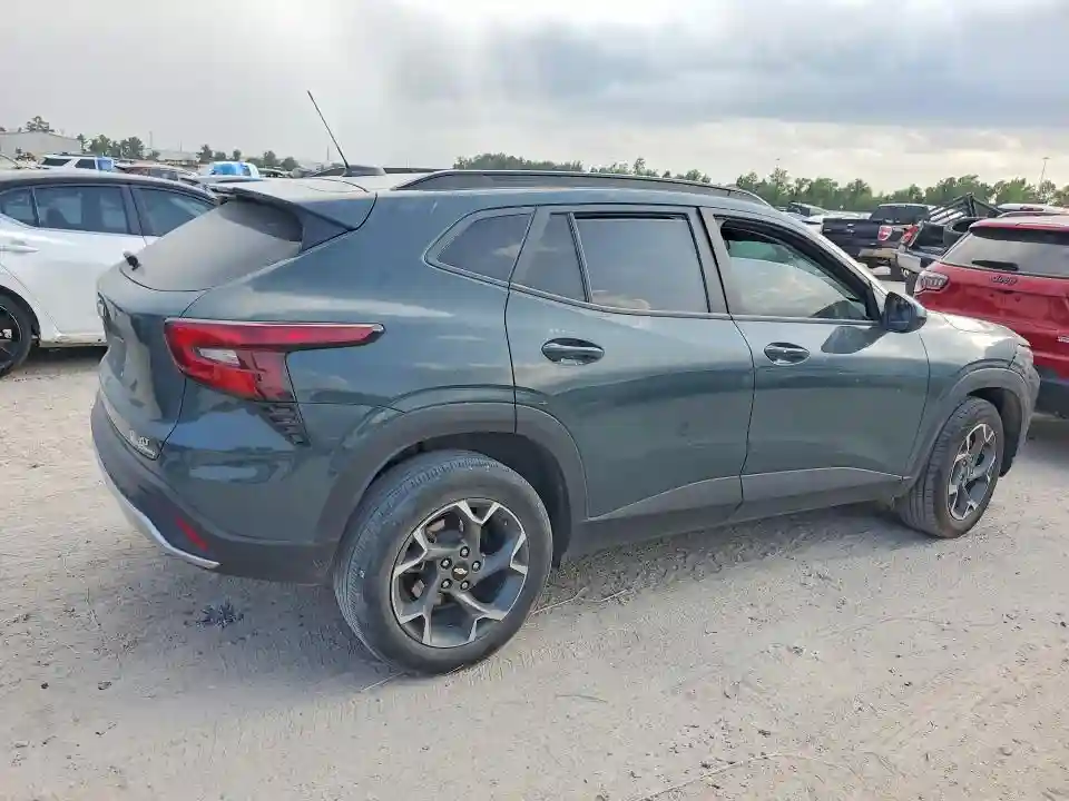 KL77LHEP8SC052422 2025 CHEVROLET TRAX-2