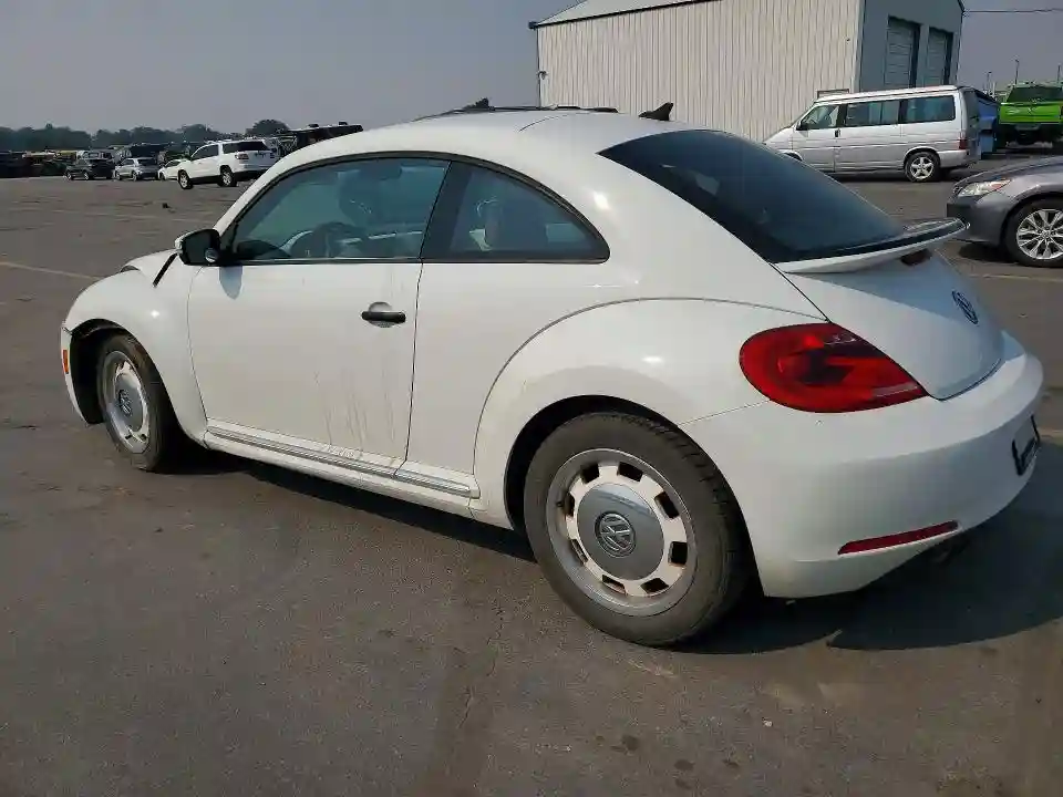 3VWF17AT3FM655829 2015 VOLKSWAGEN BEETLE-1