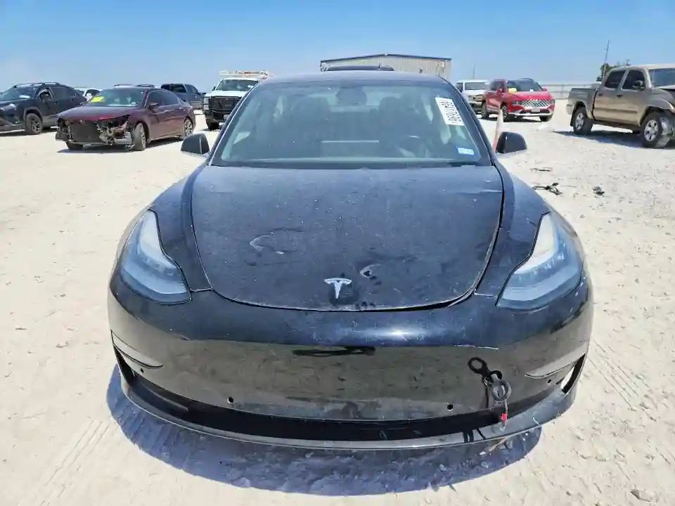 5YJ3E1EA8JF075893 2018 TESLA MODEL 3-4