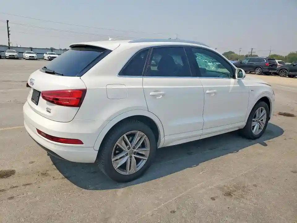 WA1JCCFSXJR030670 2018 AUDI Q3-2