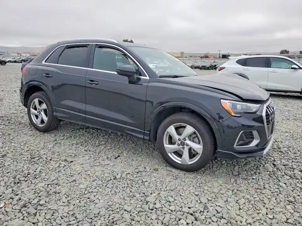 WA1AUCF39M1096944 2021 AUDI Q3-3