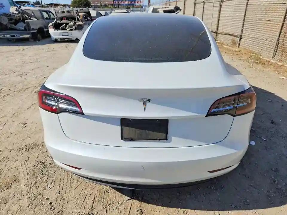 5YJ3E1EA1PF394464 2023 TESLA MODEL 3-5