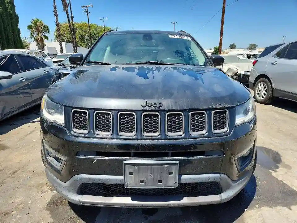 3C4NJDCB0KT836064 2019 JEEP COMPASS-4