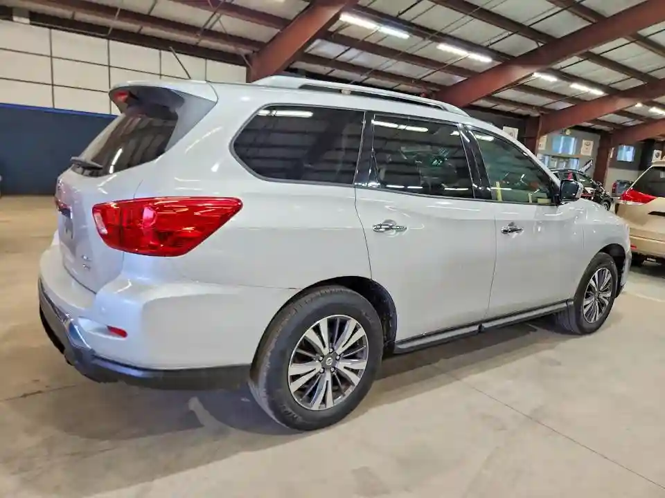 5N1DR2MM1HC670100 2017 NISSAN PATHFINDER-2