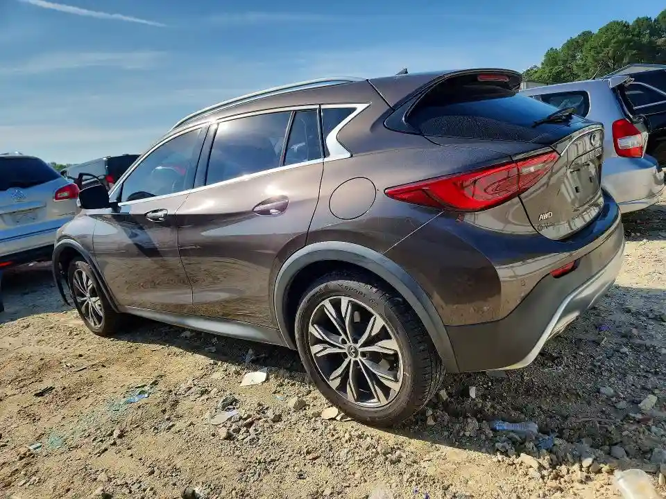 SJKCH5CR0JA048670 2018 INFINITI QX30-1