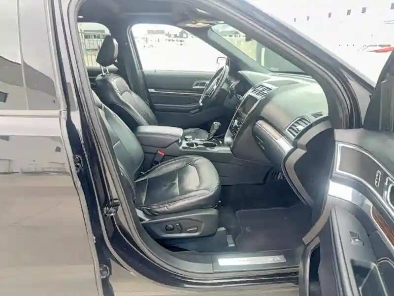 1FM5K8F87KGB10190 2019 FORD EXPLORER-4