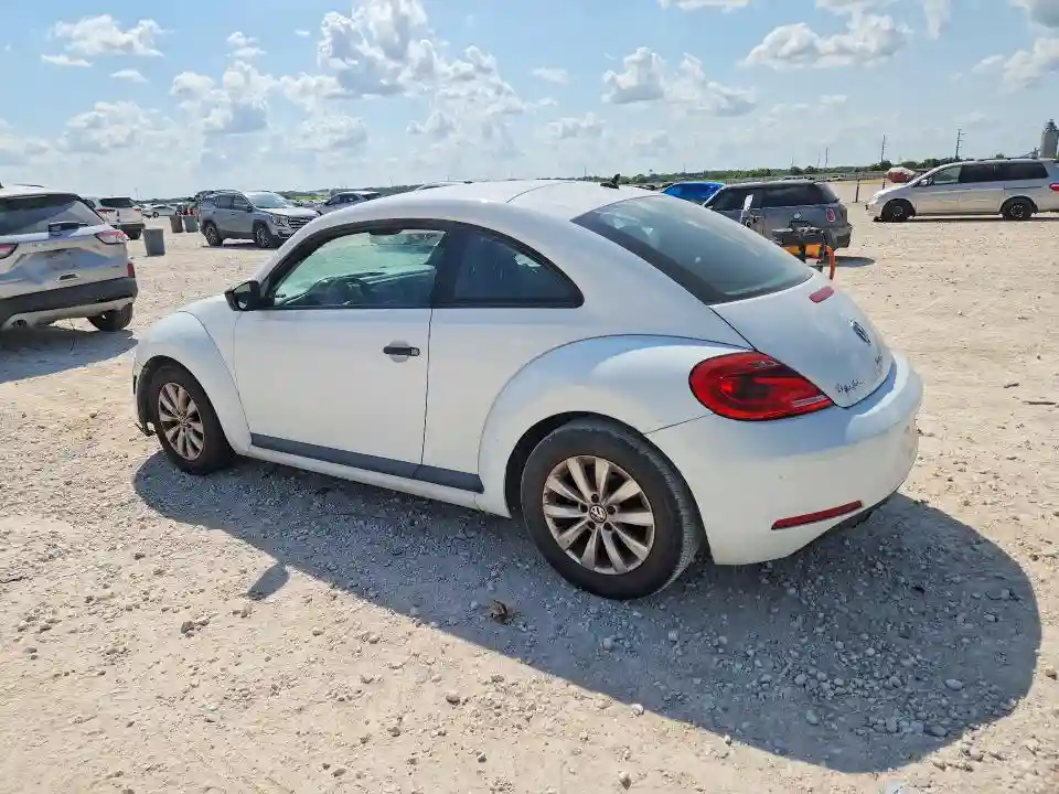 3VWF17AT8GM606210 2016 VOLKSWAGEN BEETLE-1