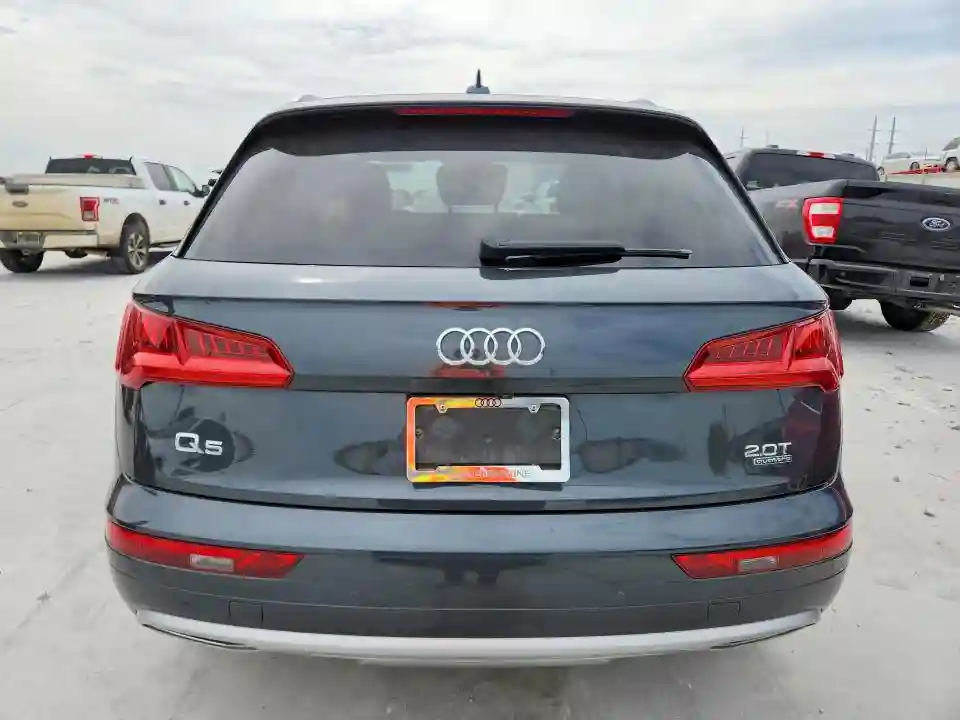 WA1CNAFY5J2017801 2018 AUDI Q5-5