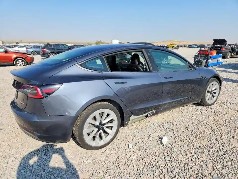 5YJ3E1EB4PF393219 2023 TESLA MODEL 3-2
