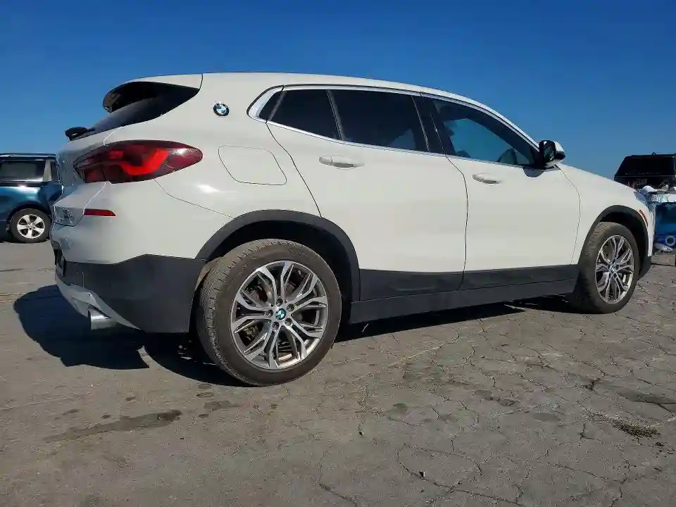 WBXYJ1C04N5U25994 2022 BMW X2-2