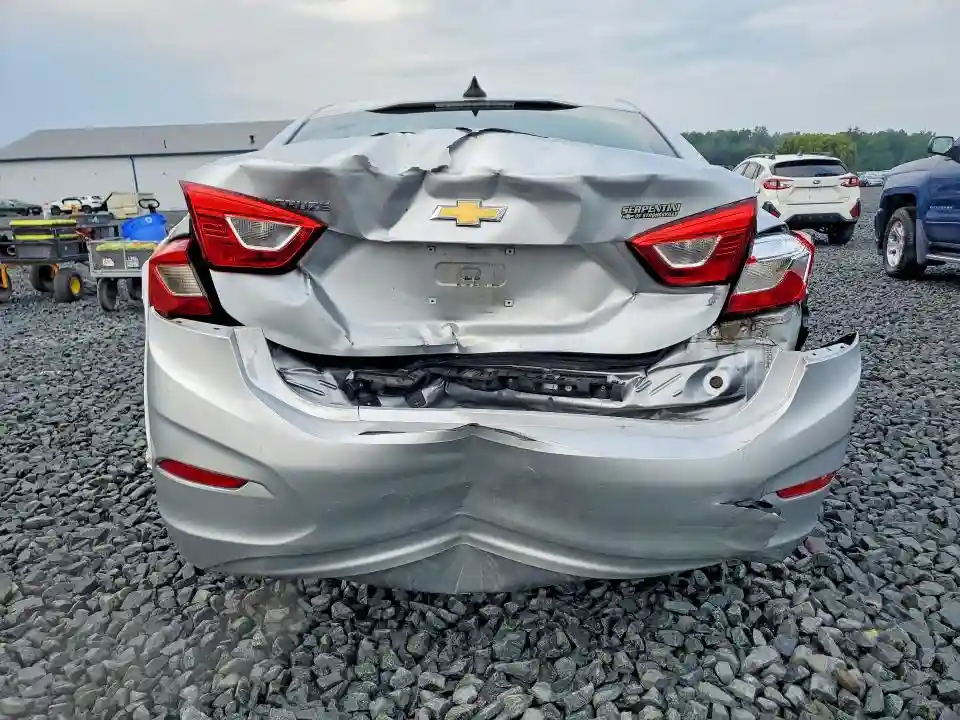 1G1BC5SM6J7221469 2018 CHEVROLET CRUZE-5