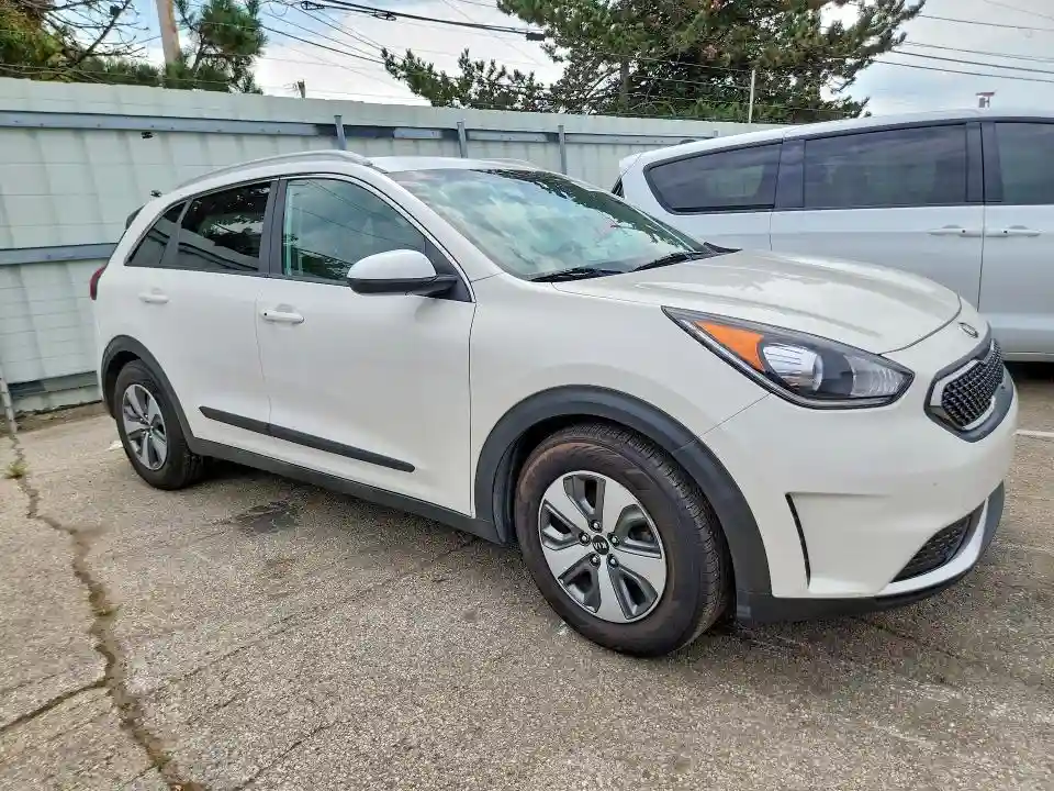 KNDCB3LC6K5265378 2019 KIA NIRO-3