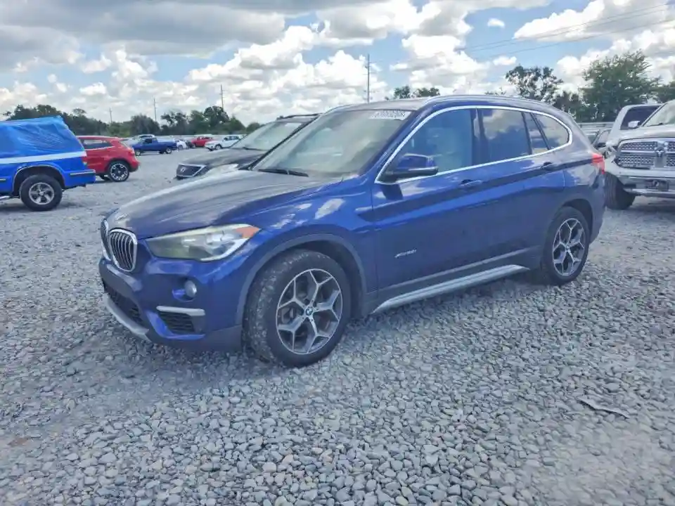 WBXHT3C33H5F69771 2017 BMW X1-0