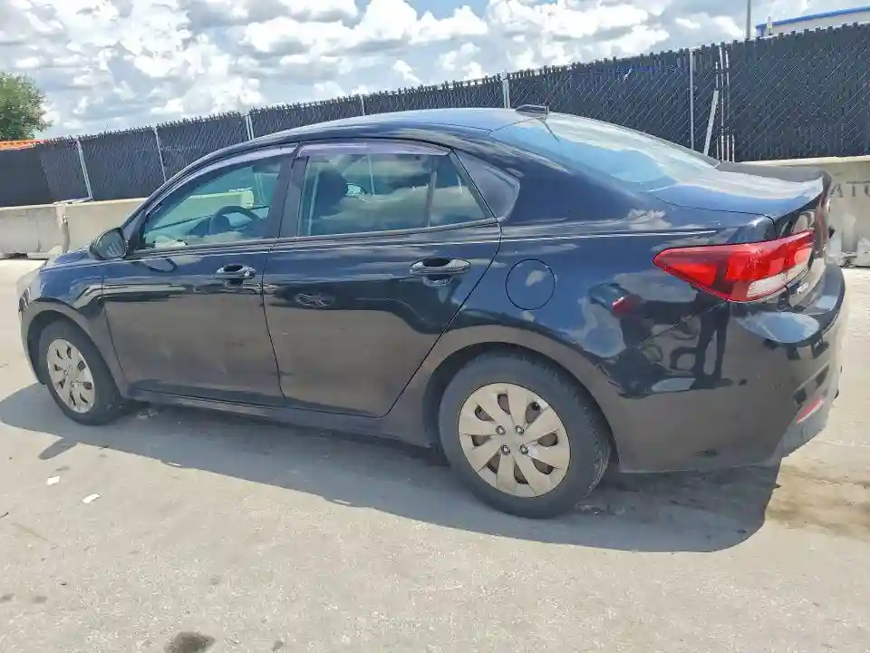 3KPA24AB1KE158069 2019 KIA RIO-1