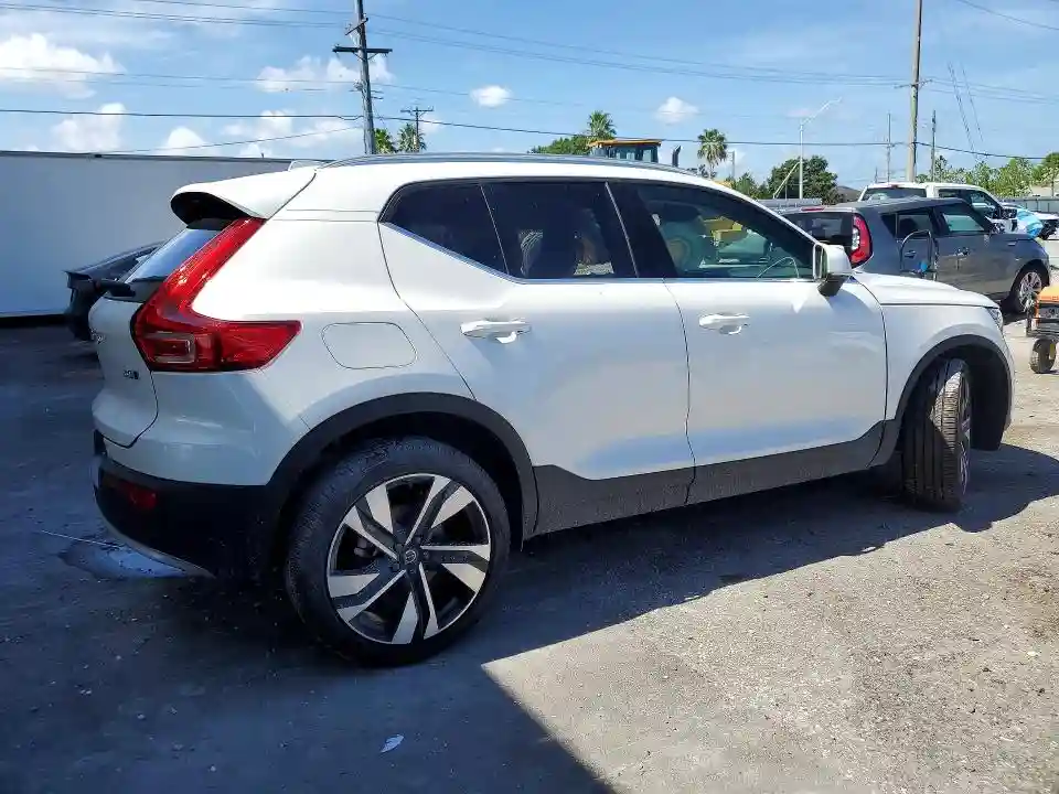 YV4L12UEXS2556624 2025 VOLVO XC40-2