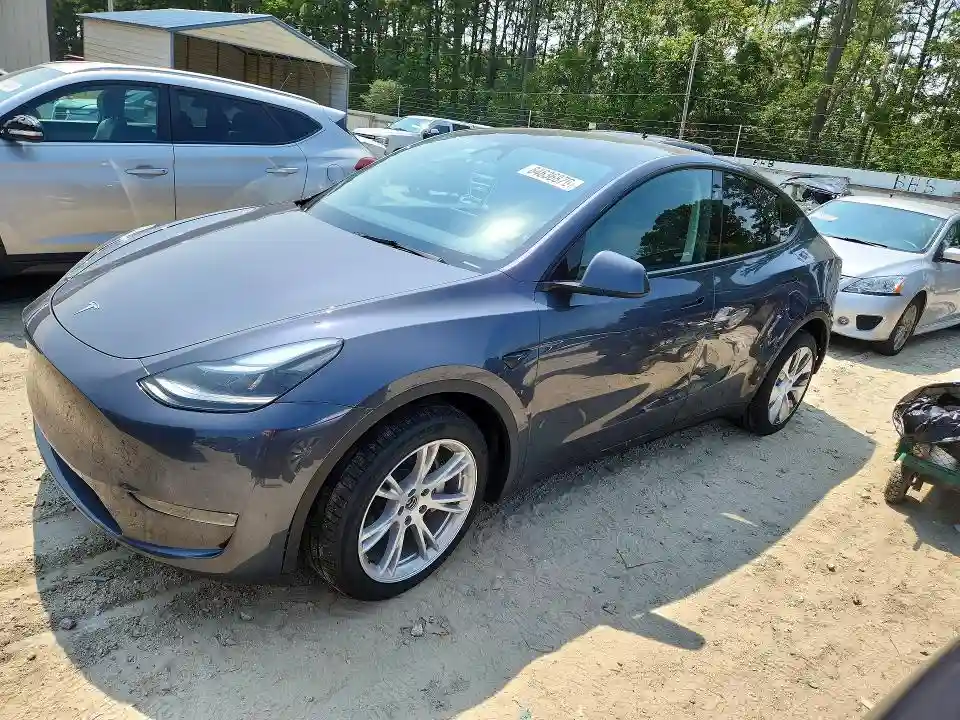 7SAYGDEE1PA195757 2023 TESLA MODEL Y-0