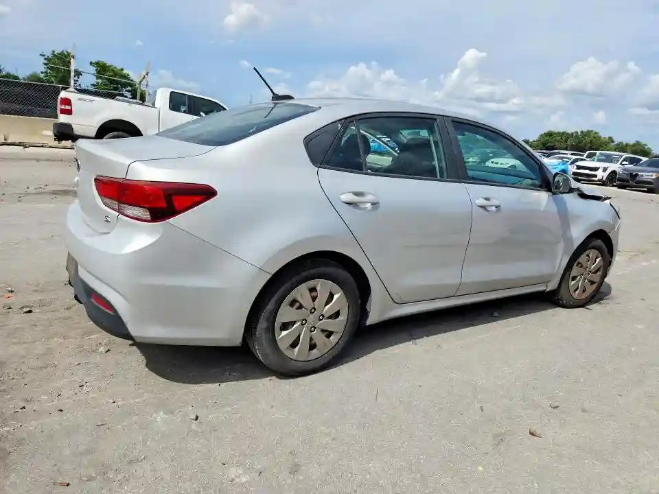 3KPA24AB4JE058918 2018 KIA RIO-2
