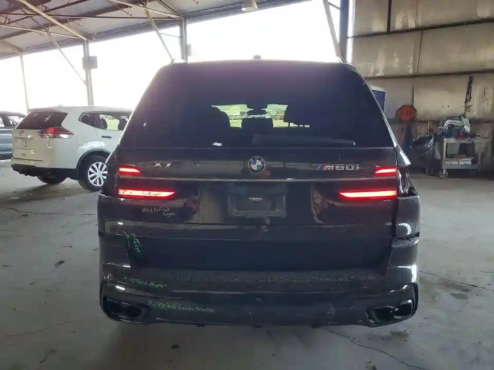 5UX33EM00P9N44403 2023 BMW X7-5