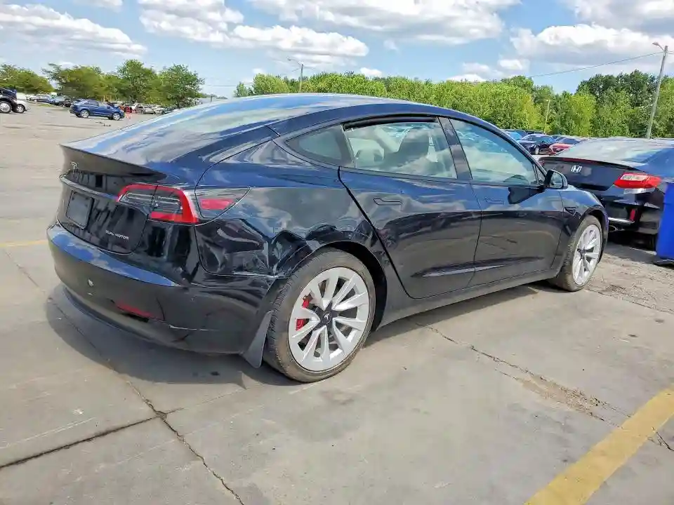 5YJ3E1EB2PF673544 2023 TESLA MODEL 3-2
