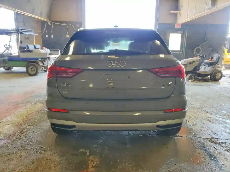 WA1AECF30K1076463 2019 AUDI Q3-5