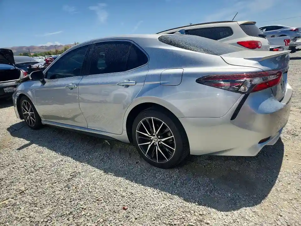 4T1G11AKXMU532786 2021 TOYOTA CAMRY-1