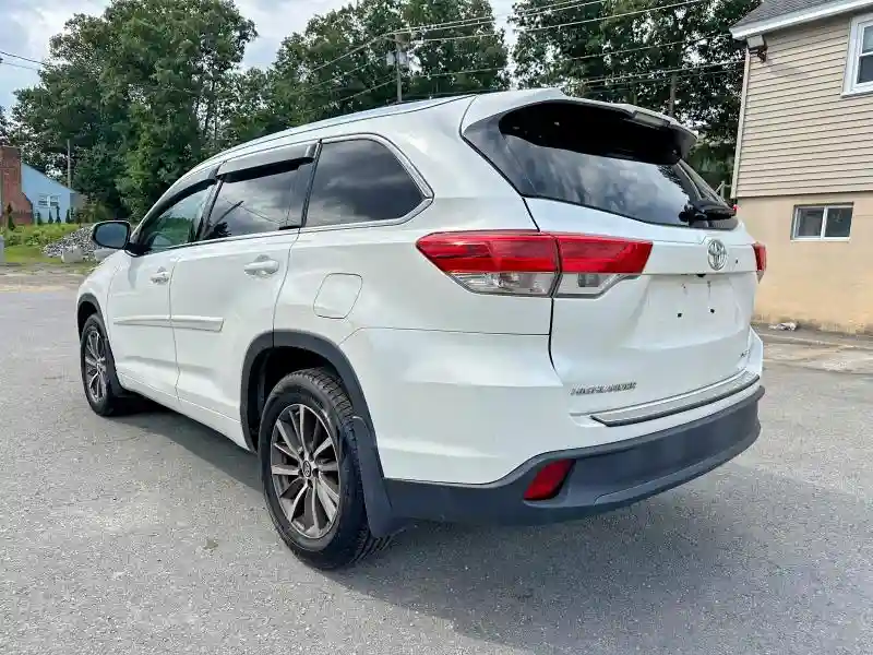 5TDJZRFH2JS816010 2018 TOYOTA HIGHLANDER-1