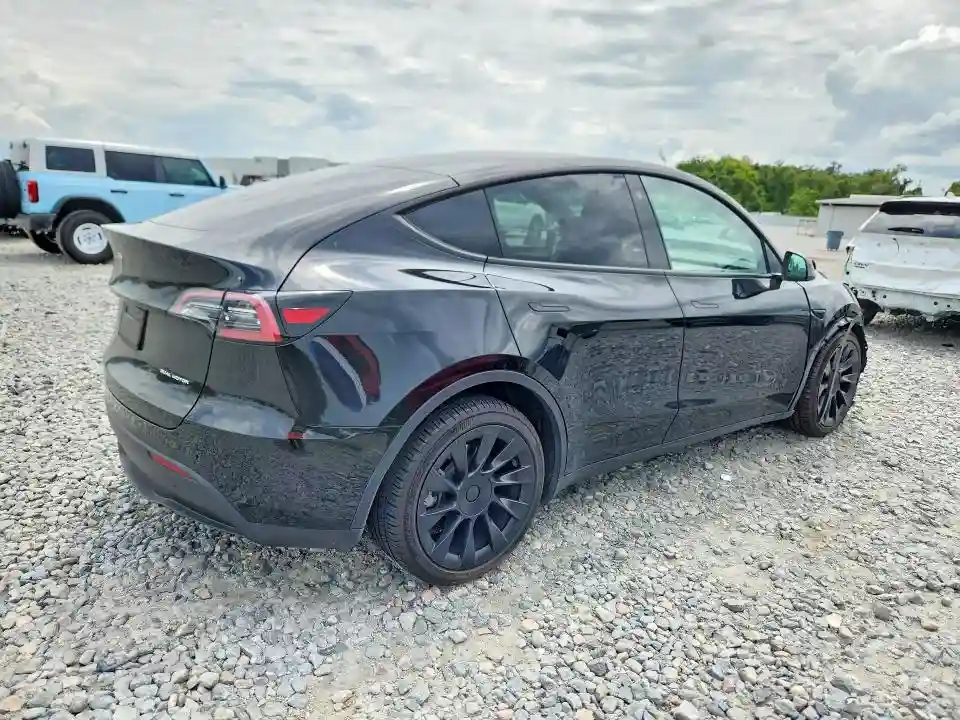 7SAYGAEE9PF767014 2023 TESLA MODEL Y-2