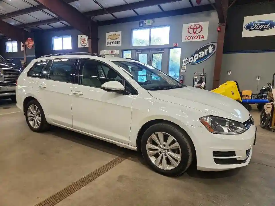 3VW017AU9HM520159 2017 VOLKSWAGEN GOLF-3