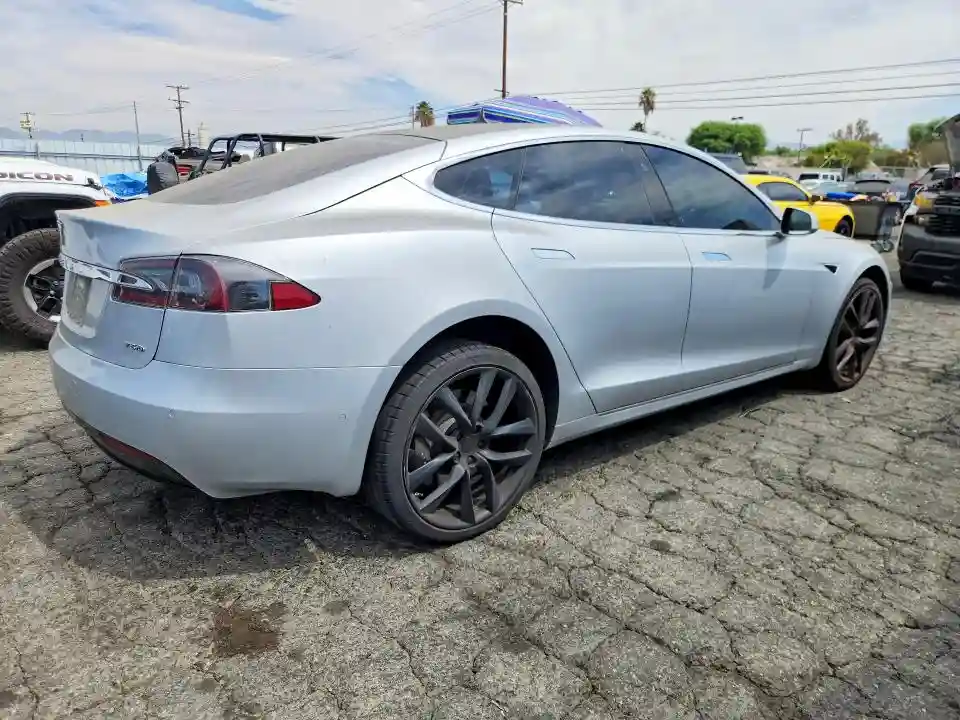 5YJSA1E29JF247459 2018 TESLA MODEL S-2