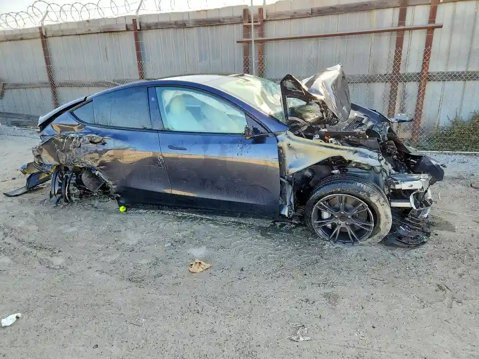 7SAYGDED0SF315549 2025 TESLA MODEL Y-3