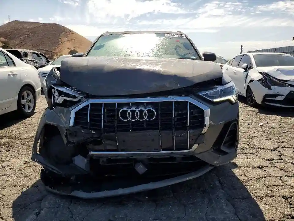 WA1DECF30P1144877 2023 AUDI Q3-4