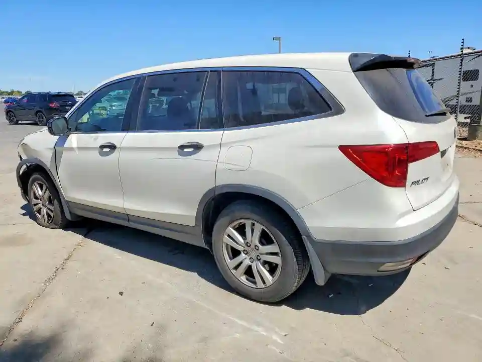5FNYF5H11HB044632 2017 HONDA PILOT-1