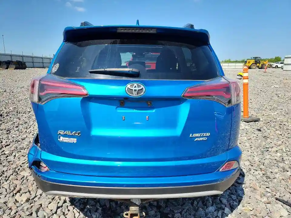 JTMDFREV8JJ207675 2018 TOYOTA RAV4-5