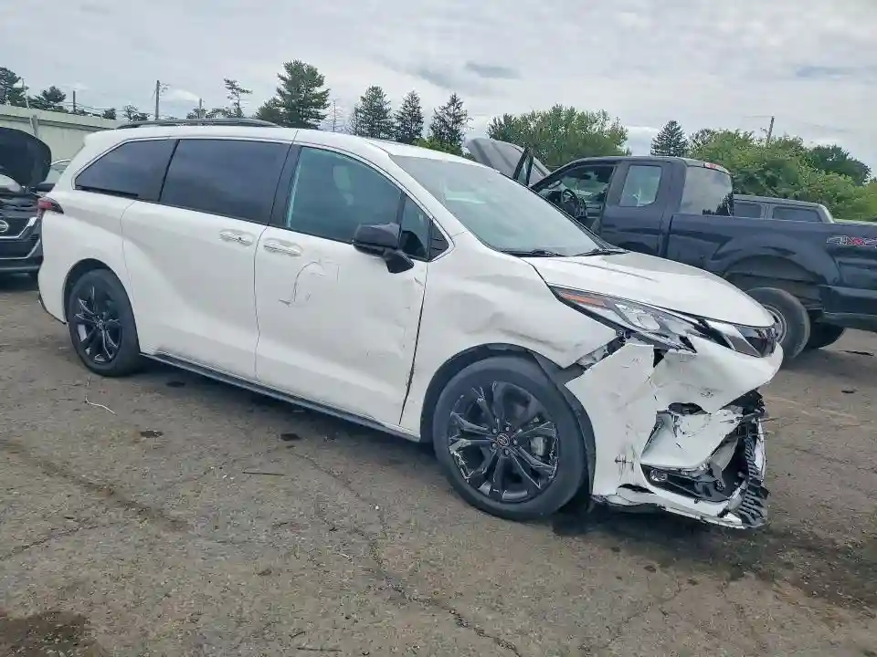 5TDXRKEC1RS206196 2024 TOYOTA SIENNA-3