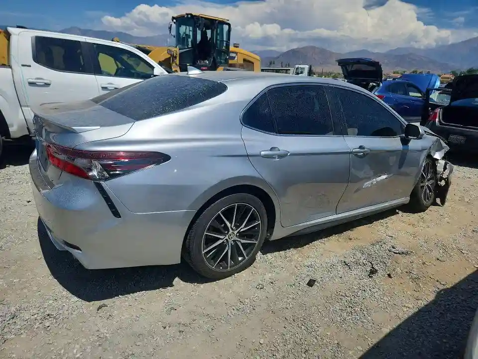4T1G11AKXMU532786 2021 TOYOTA CAMRY-2
