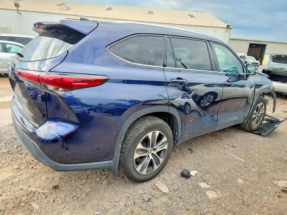 5TDGZRBH2MS530873 2021 TOYOTA HIGHLANDER-2