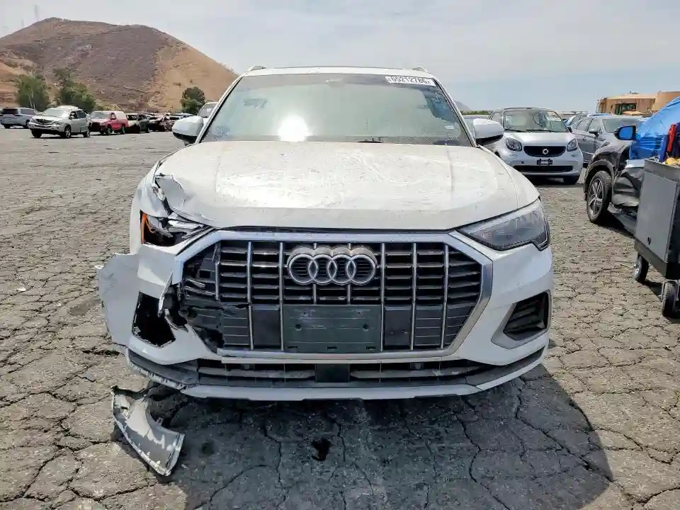 WA1AUCF31M1089213 2021 AUDI Q3-4