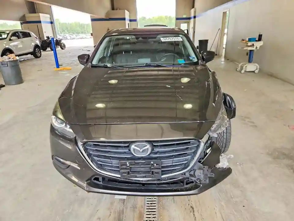3MZBN1V31JM242097 2018 MAZDA 3-4