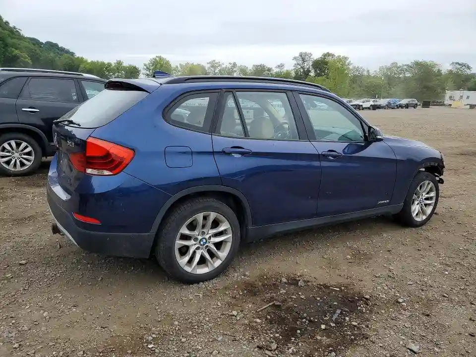 WBAVL1C52FVY40445 2015 BMW X1-2