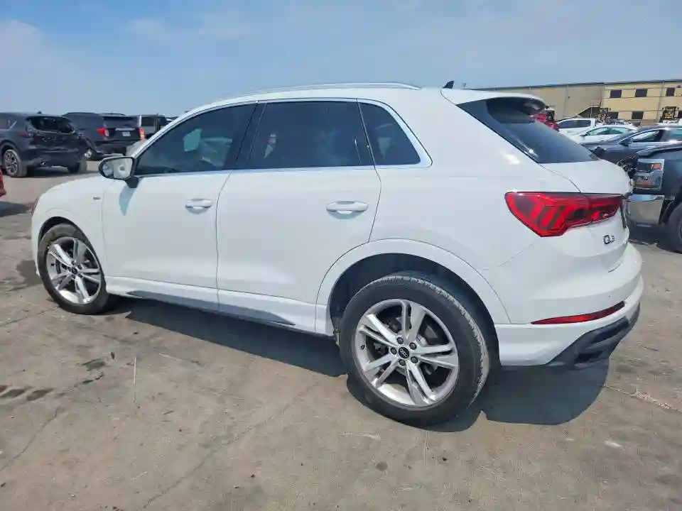 WA1DECF38P1063237 2023 AUDI Q3-1