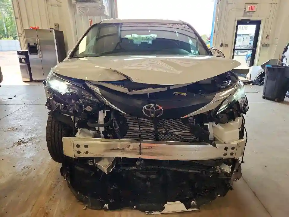 5TDYSKFC9TS246203 2026 TOYOTA SIENNA-4