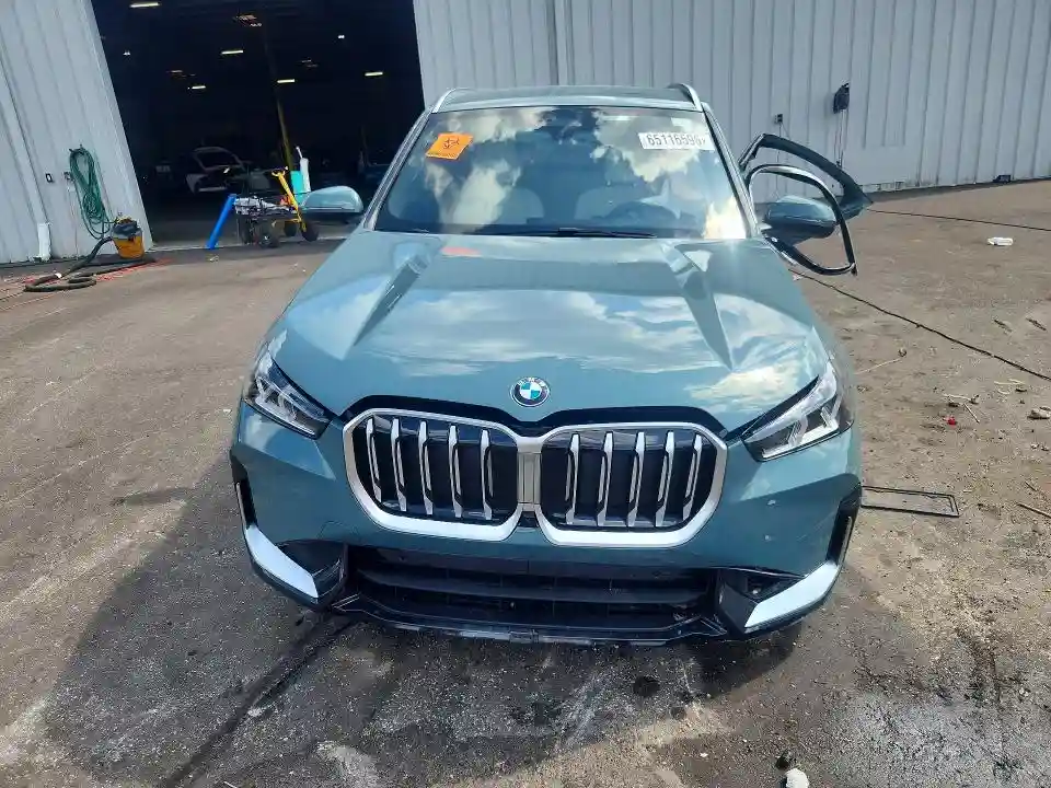 WBX73EF04T5688105 2026 BMW X1-4