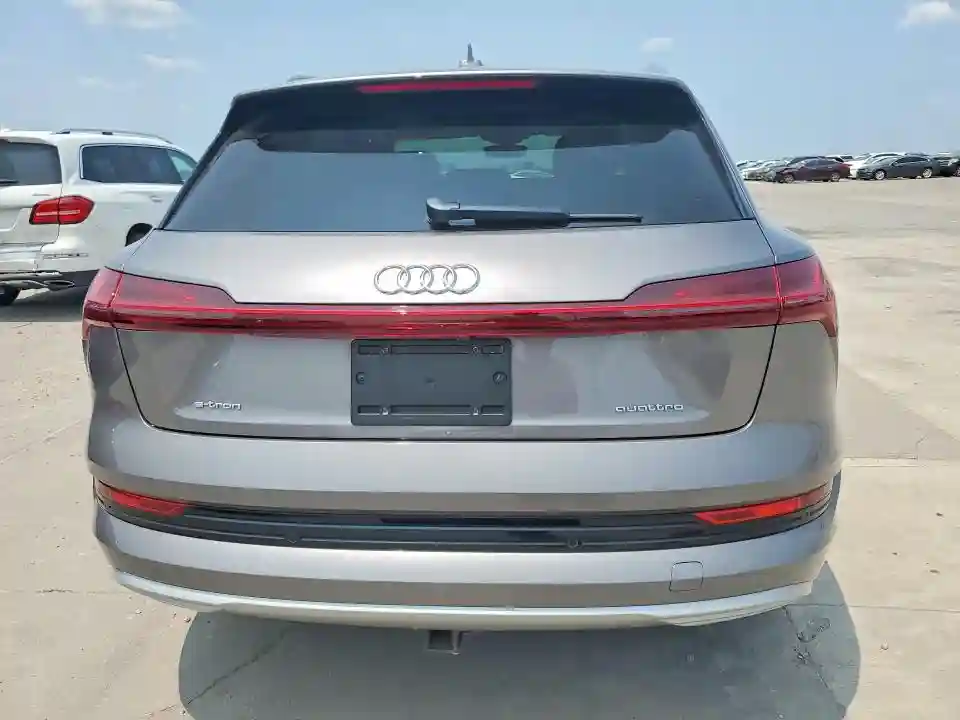 WA1AAAGE8MB020428 2021 AUDI E-TRON-5