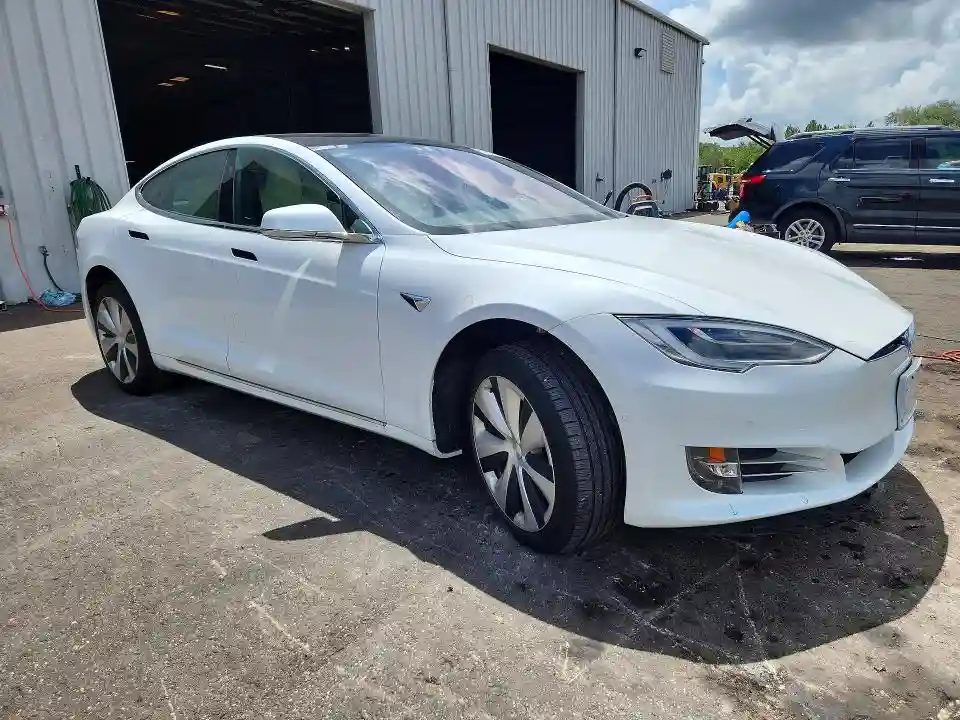 5YJSA1E20LF413337 2020 TESLA MODEL S-3
