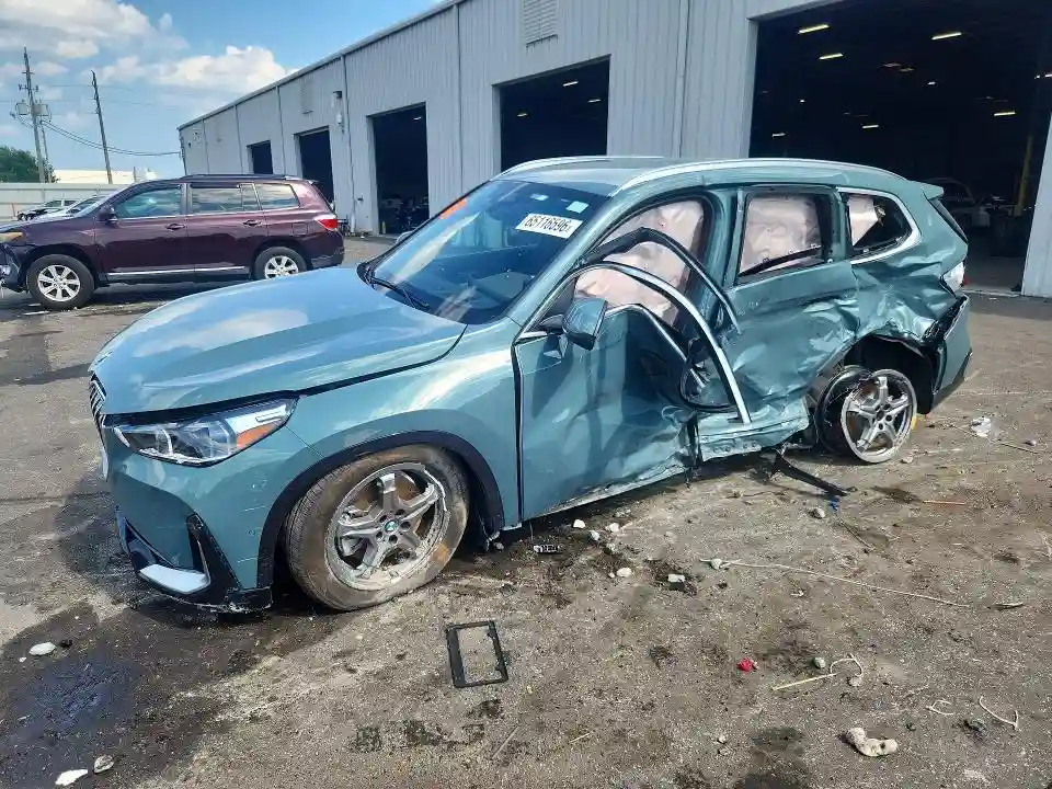 WBX73EF04T5688105 2026 BMW X1-0