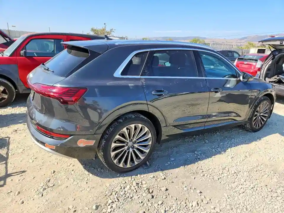 WA1VABGE3KB022561 2019 AUDI E-TRON-2
