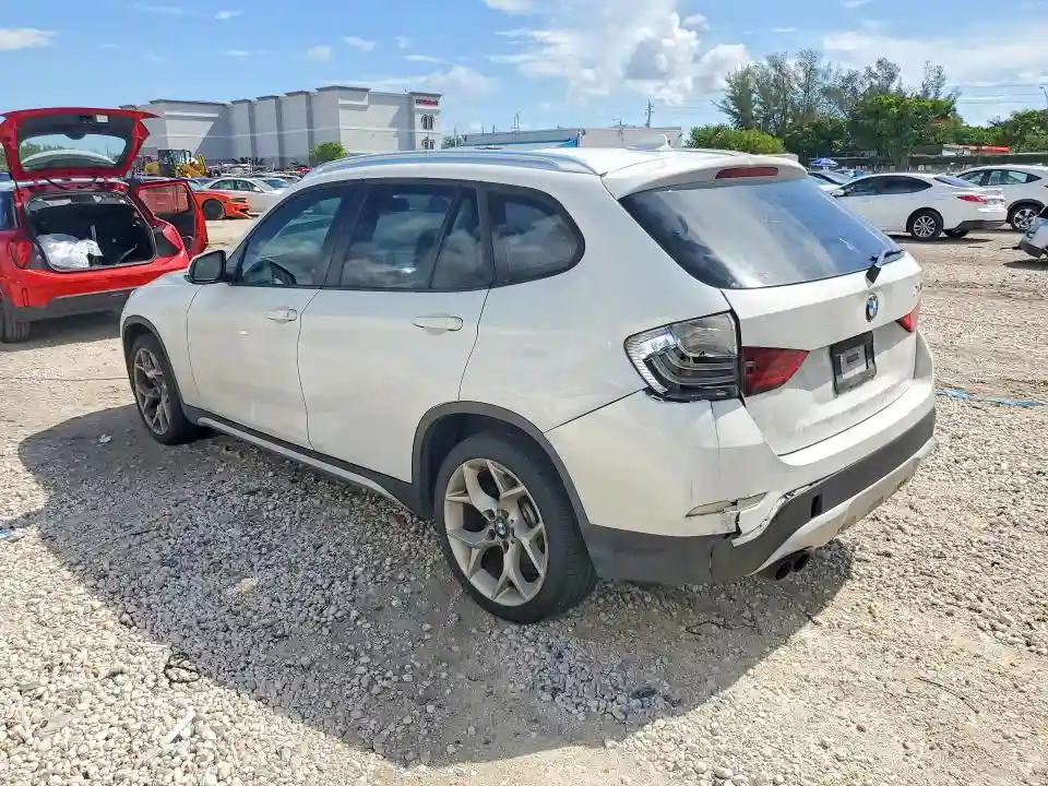 WBAVL1C53FVY24884 2015 BMW X1-1