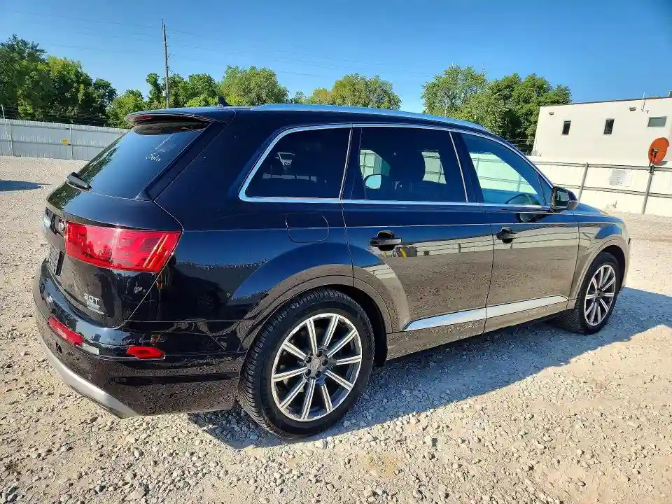WA1LAAF72HD018230 2017 AUDI Q7-2