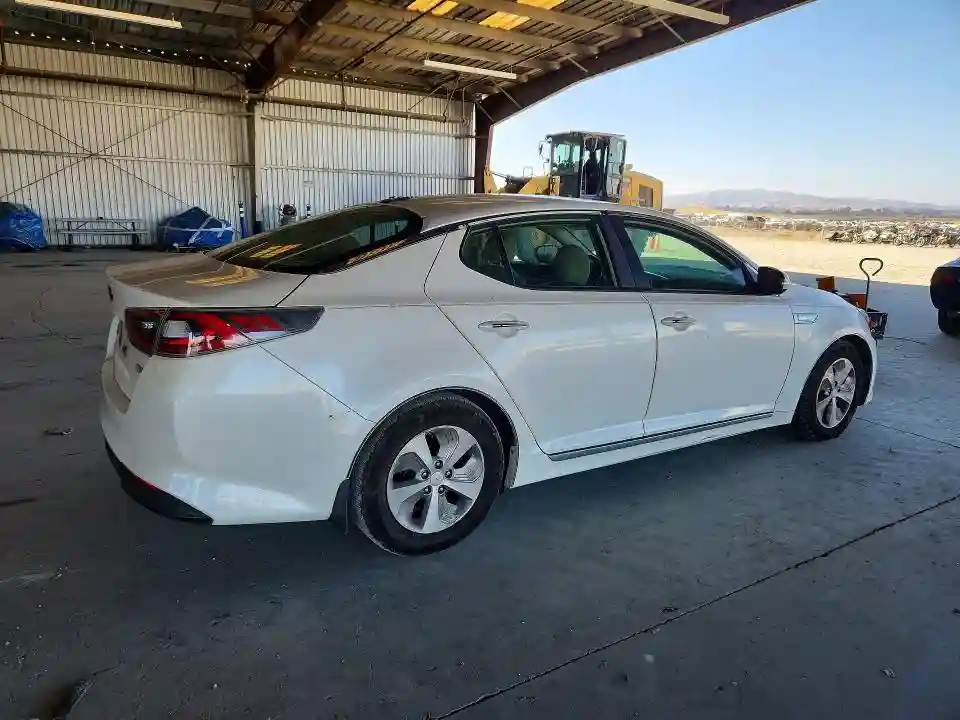 KNAGM4ADXG5092630 2016 KIA OPTIMA-2